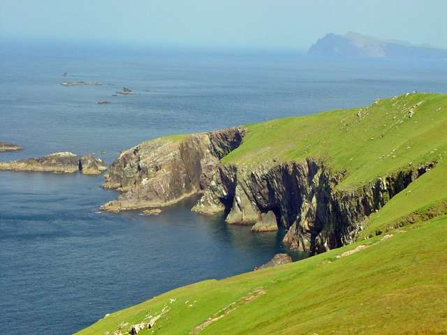 great blasket island cliff