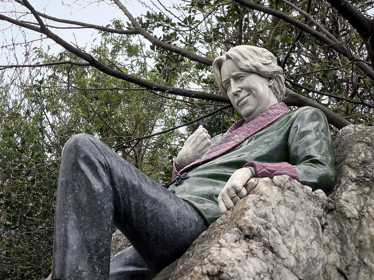 Oscar Wilde Statue