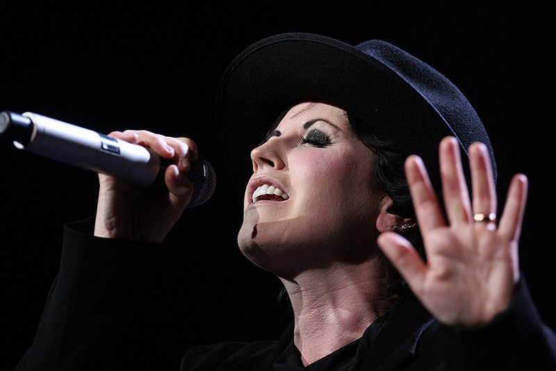 Dolores O'Riordan famous irish singer