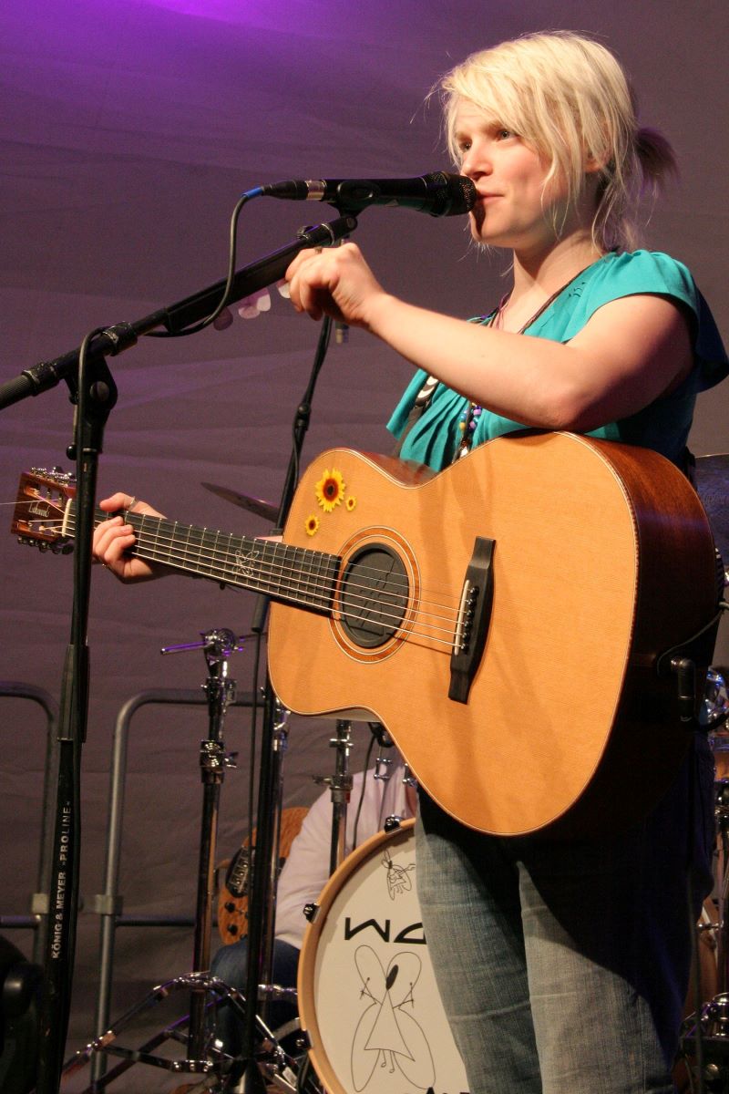 Wallis Bird Female Irish Singer