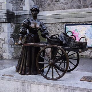 Molly Malone Statue